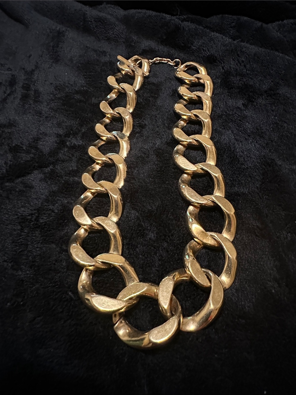 Gold interlocking Links Classic Statement Necklace - Women Jewelry
